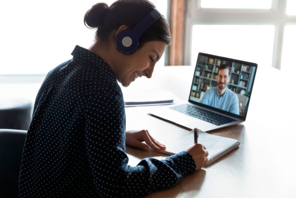 Cursos-ingles-online- Cambridge-school-adultos